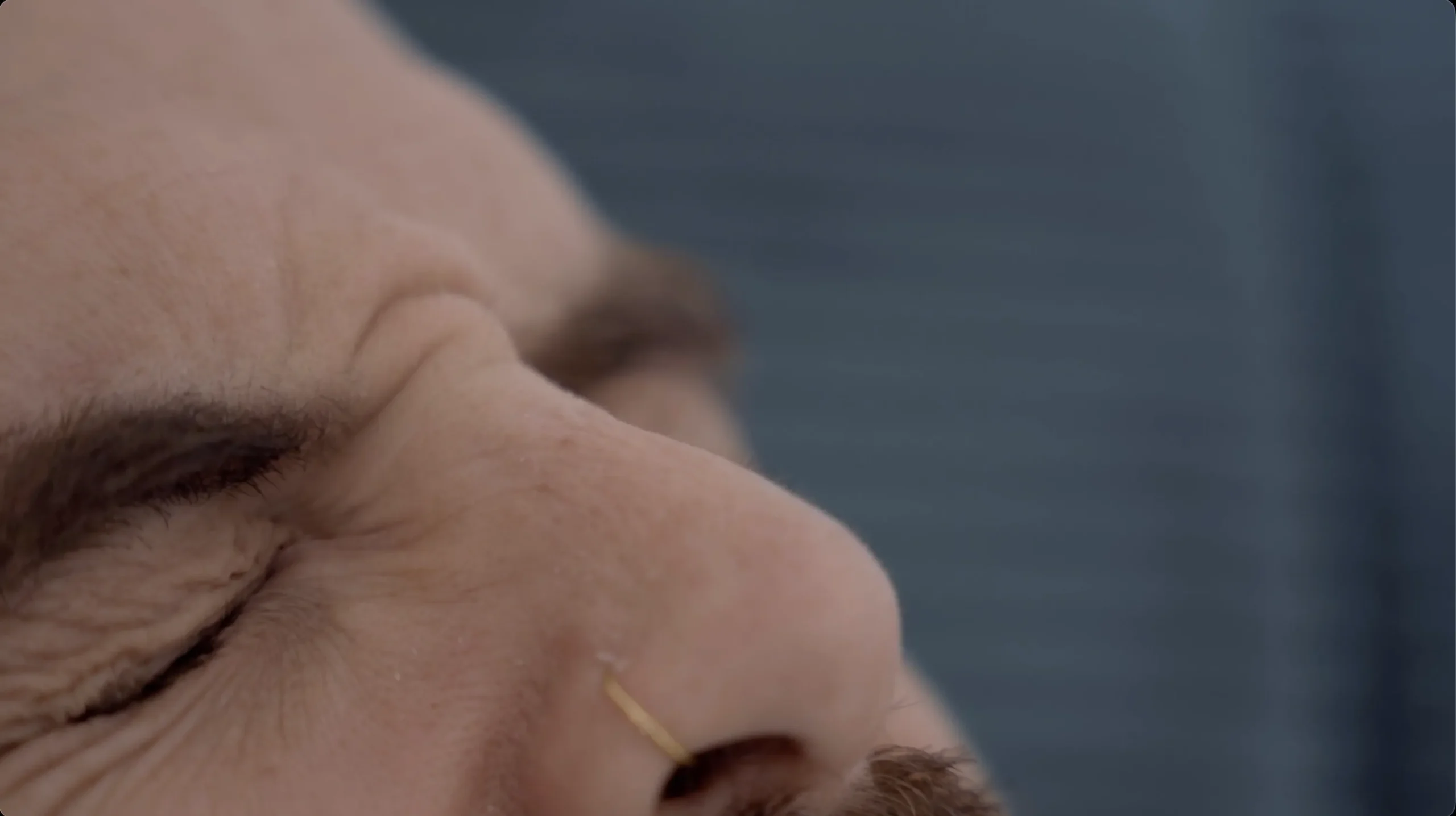 Close-up of a wrinkled eye — Lumière